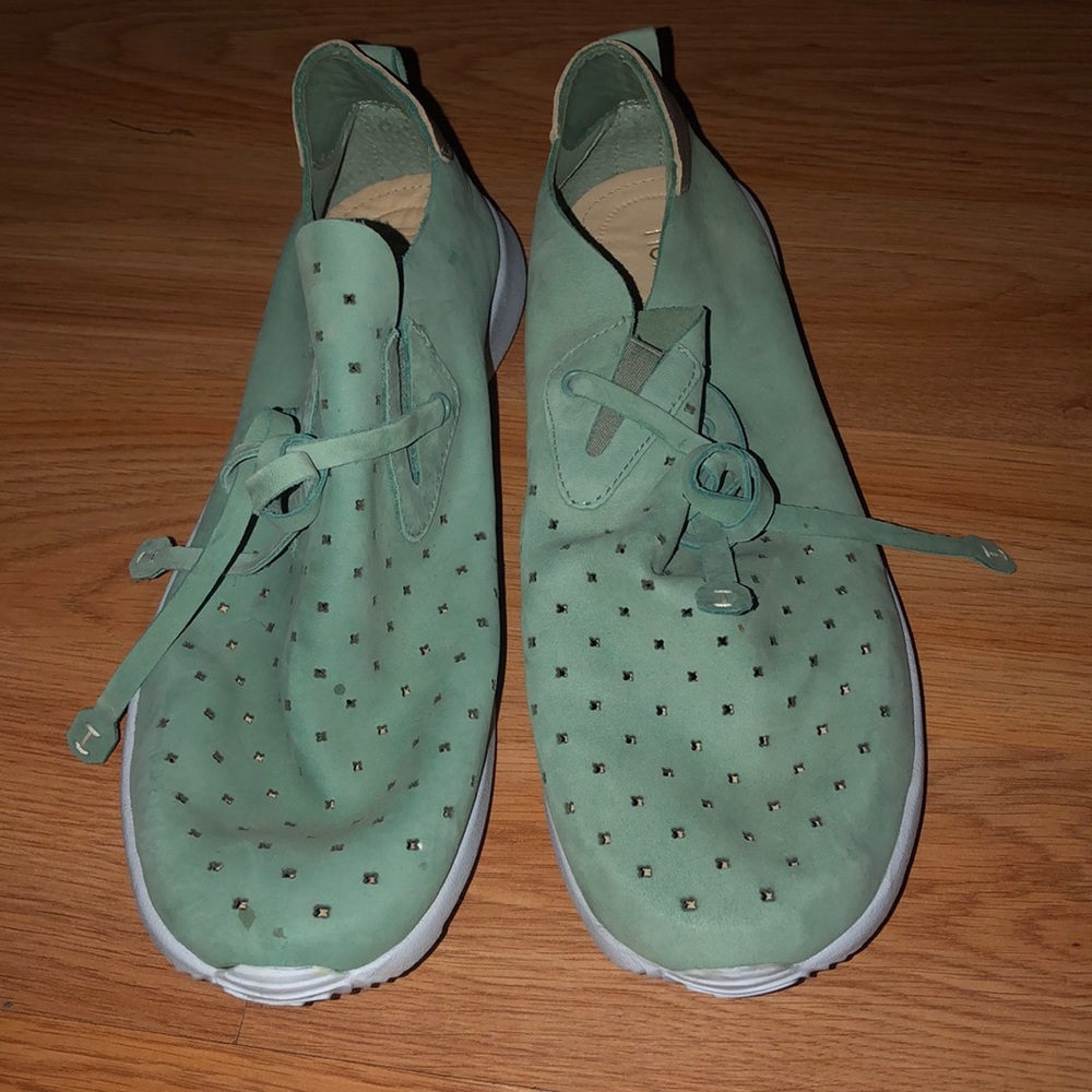 Women’s sneakers.